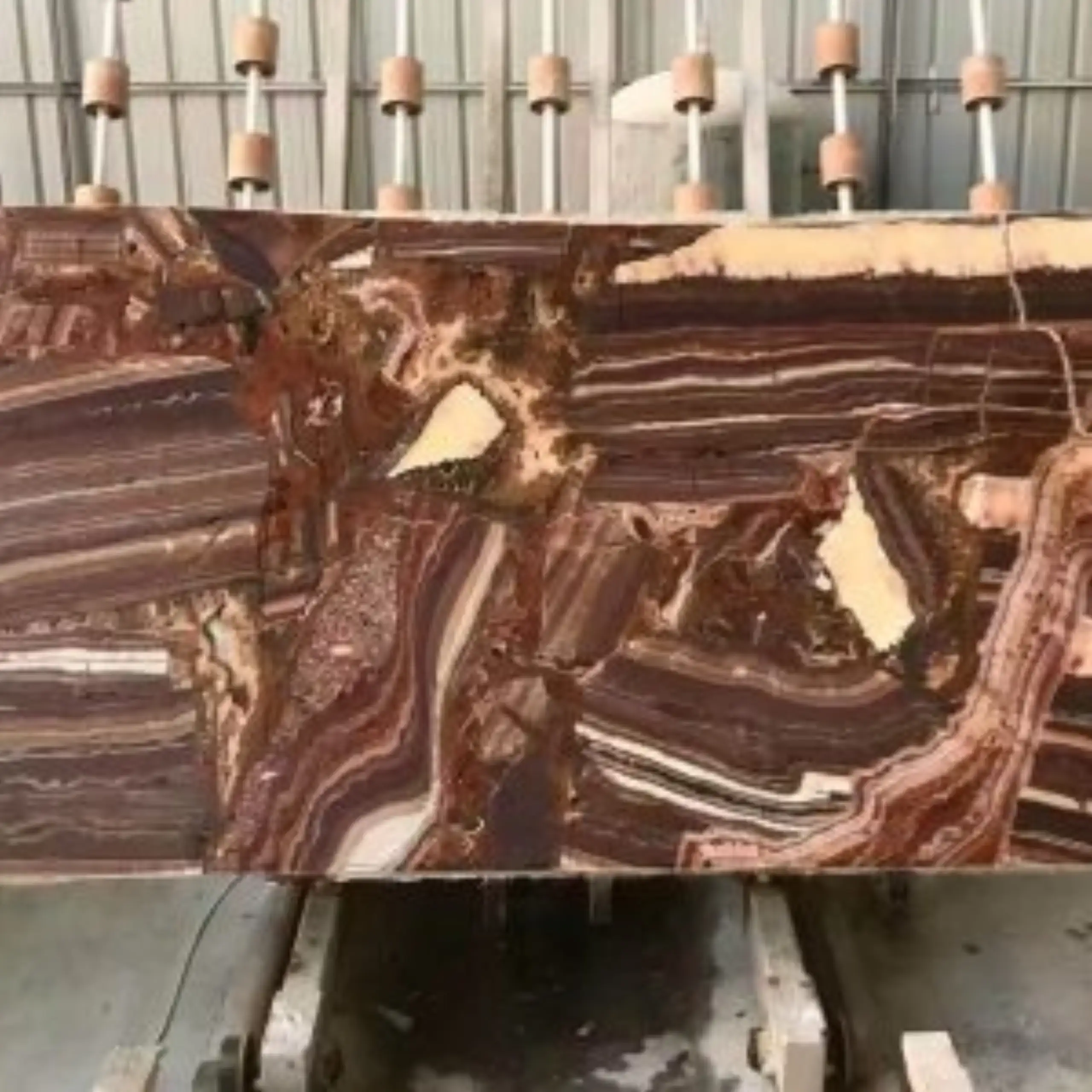 Breccia Pontificia Slab1