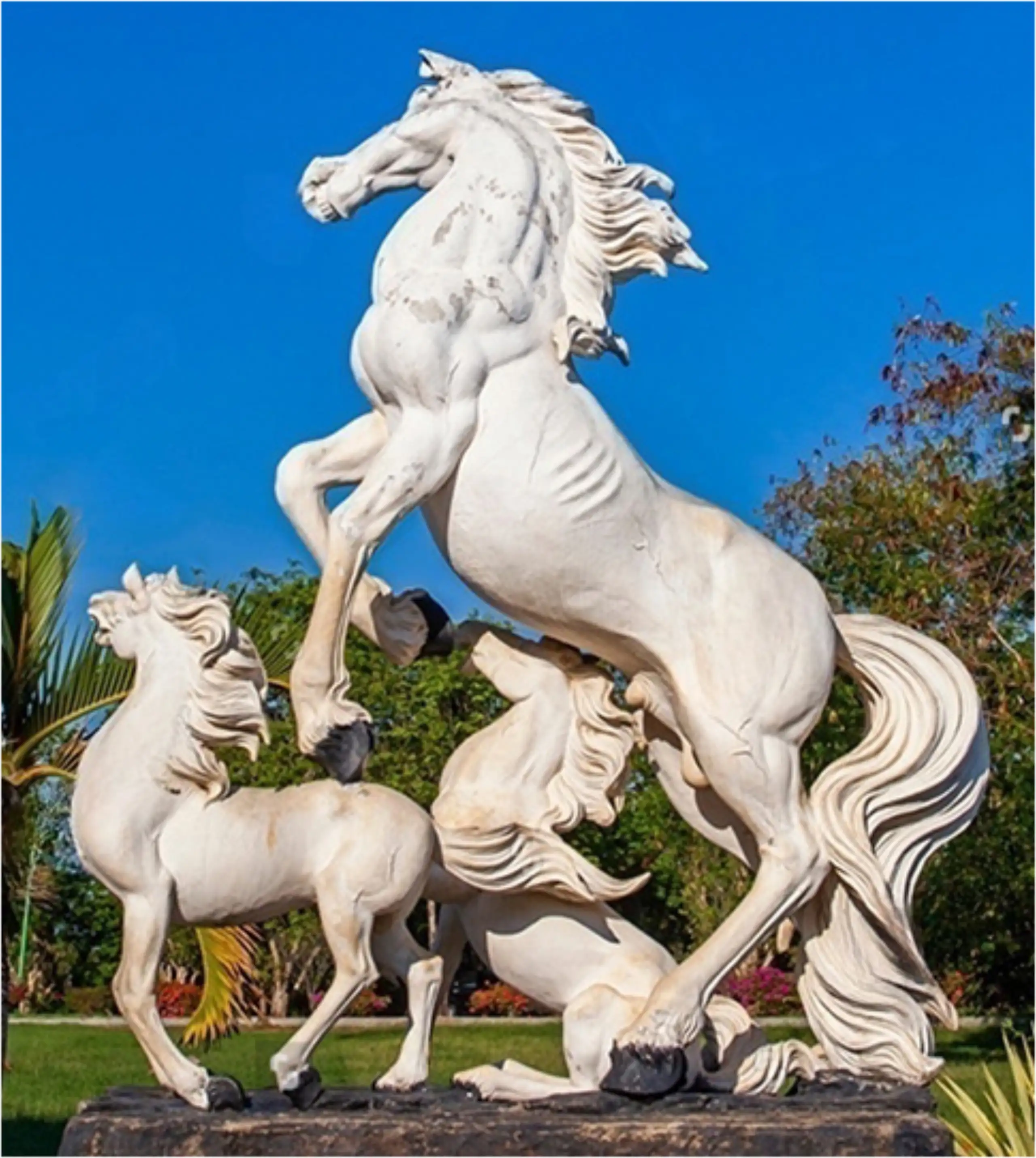 Sitting Horse Statue13