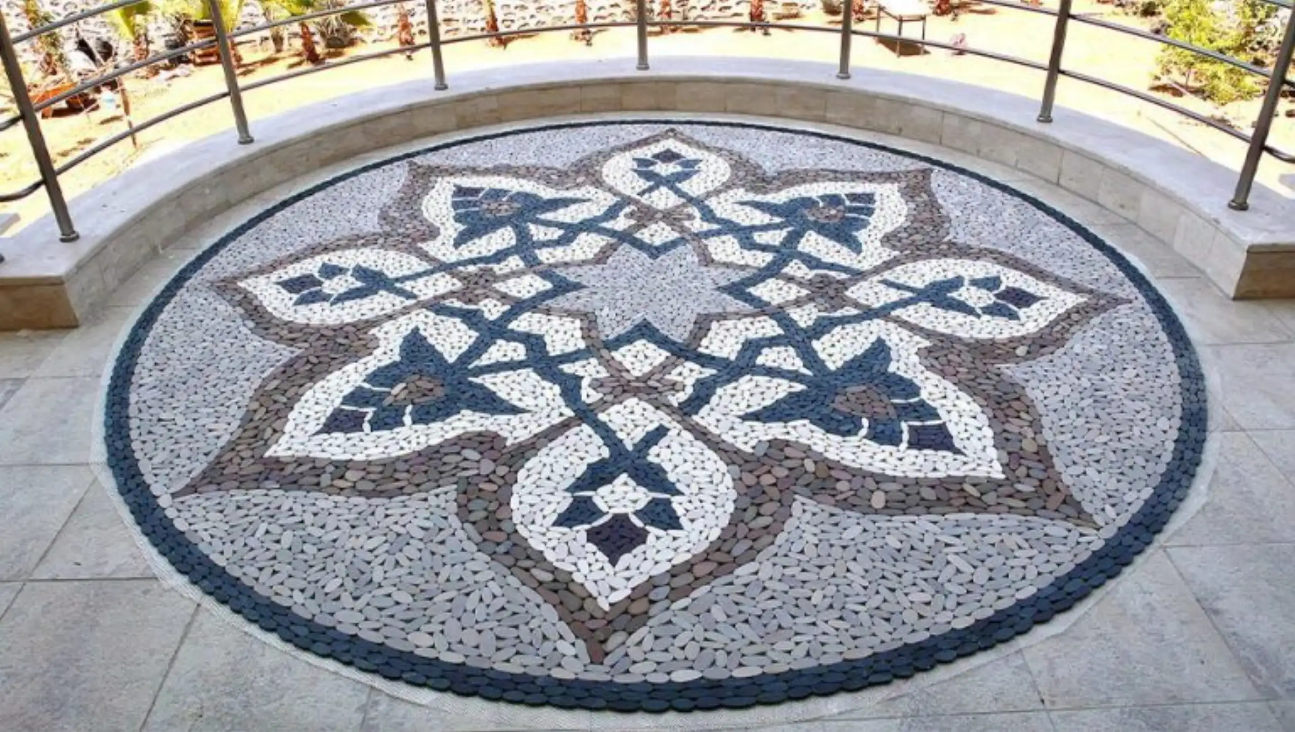 Stone Mosaic Medallion limg1