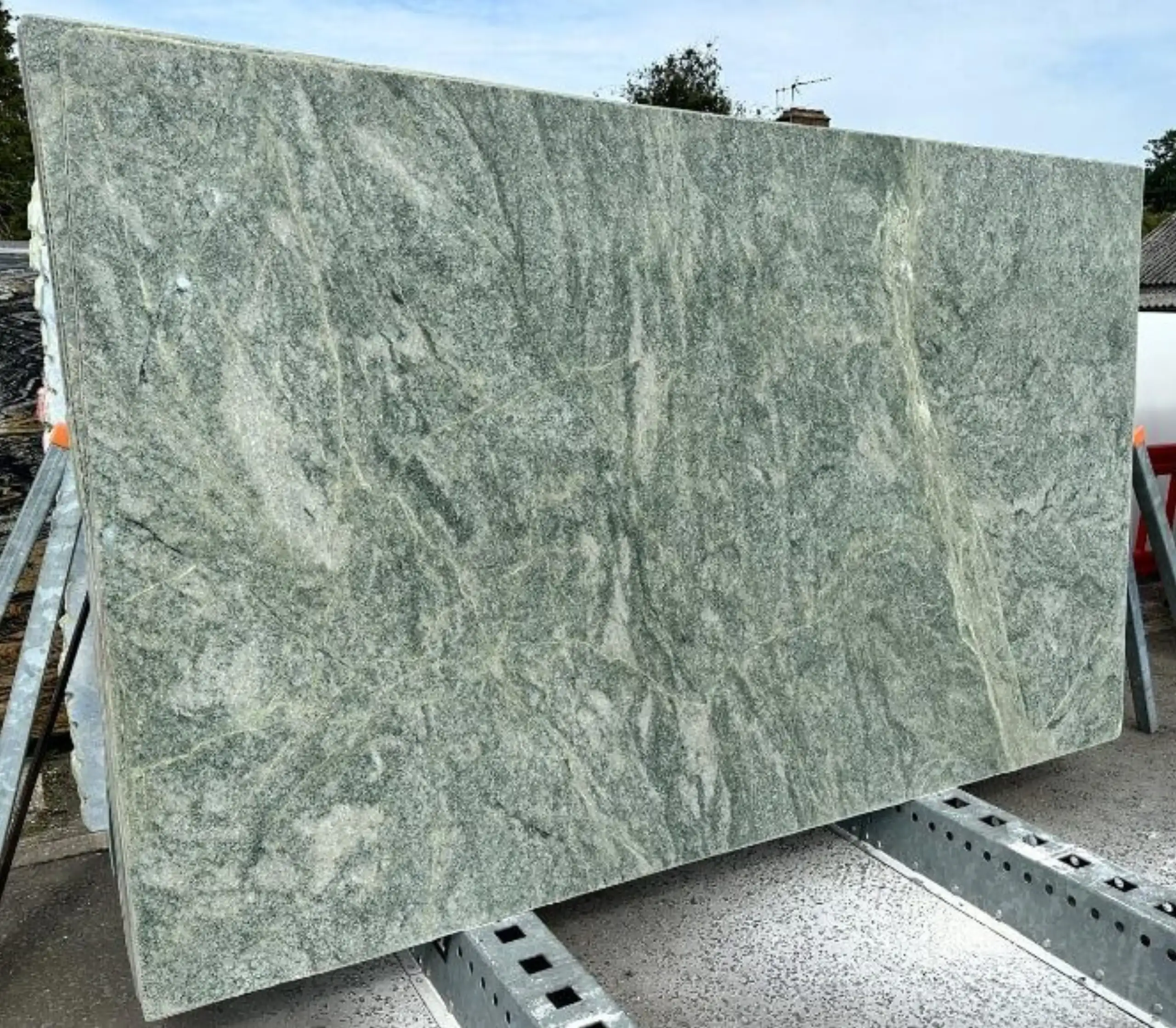Pietra Smeralda Slab2