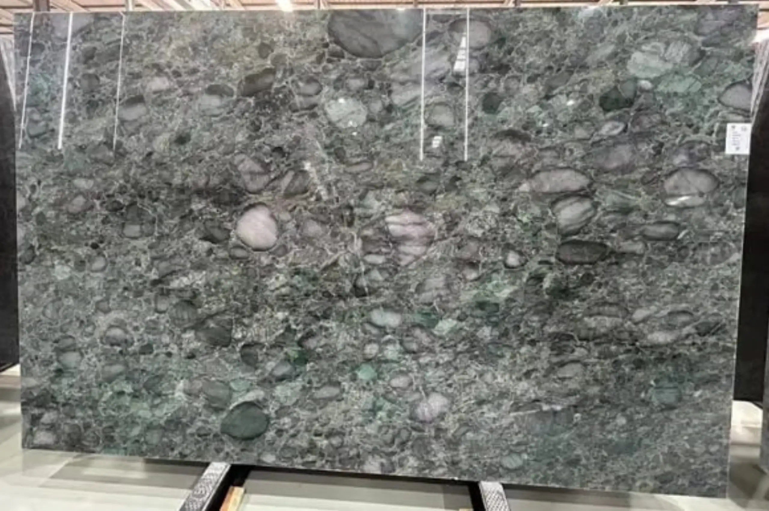 Smeraldo Quartzite Slab1