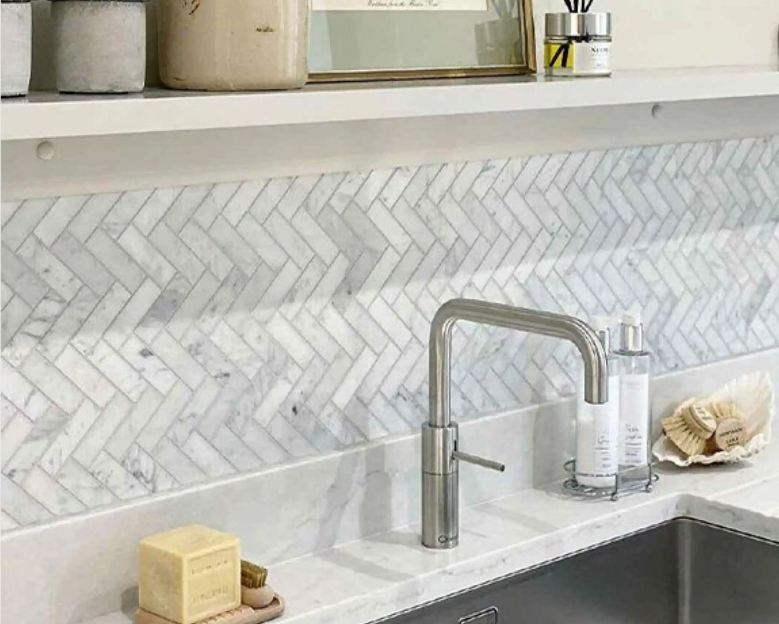 herringbone marble tiles12